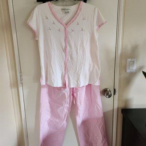 Never worn Miss Elaine Pajama set, size M